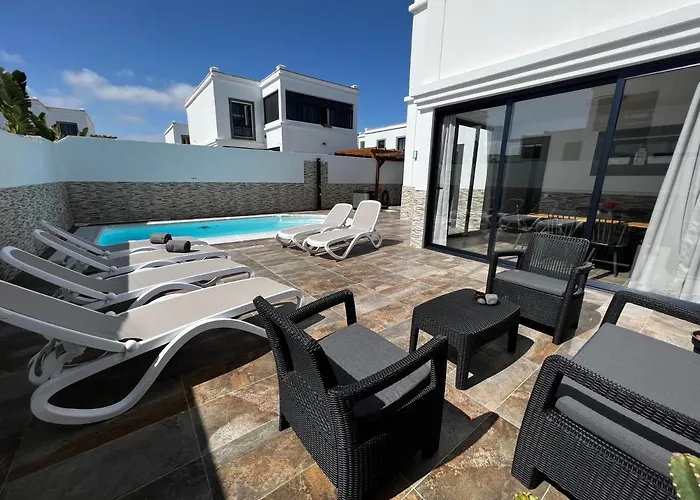 Fashion Vivalavida, Private Pool X Parking فيلة