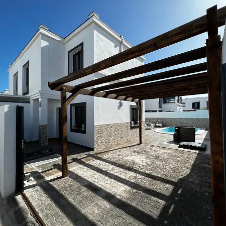 Fashion Vivalavida, Private Pool X Parking Villa *