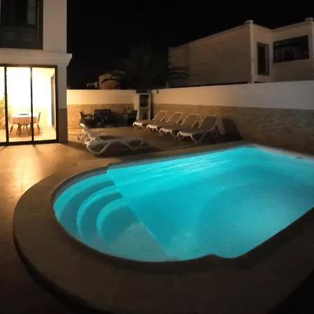 Fashion Vivalavida, Private Pool X Parking プラヤ・ブランカ