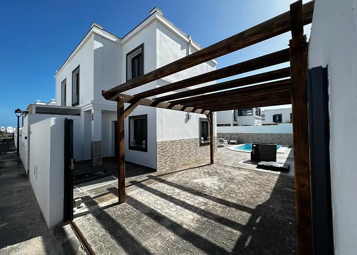 Fashion Vivalavida, Private Pool X Parking Villa *